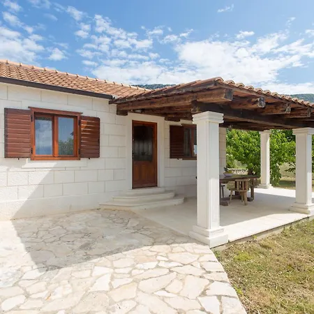 Villa Jure *