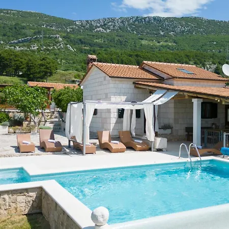 Villa Jure *