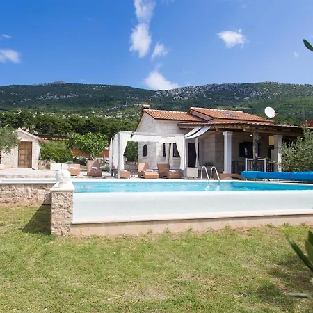 Jure Villa *