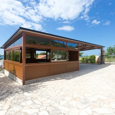 Villa Jure *