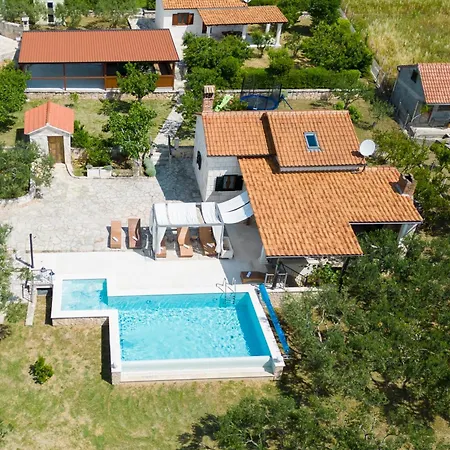 Villa Jure